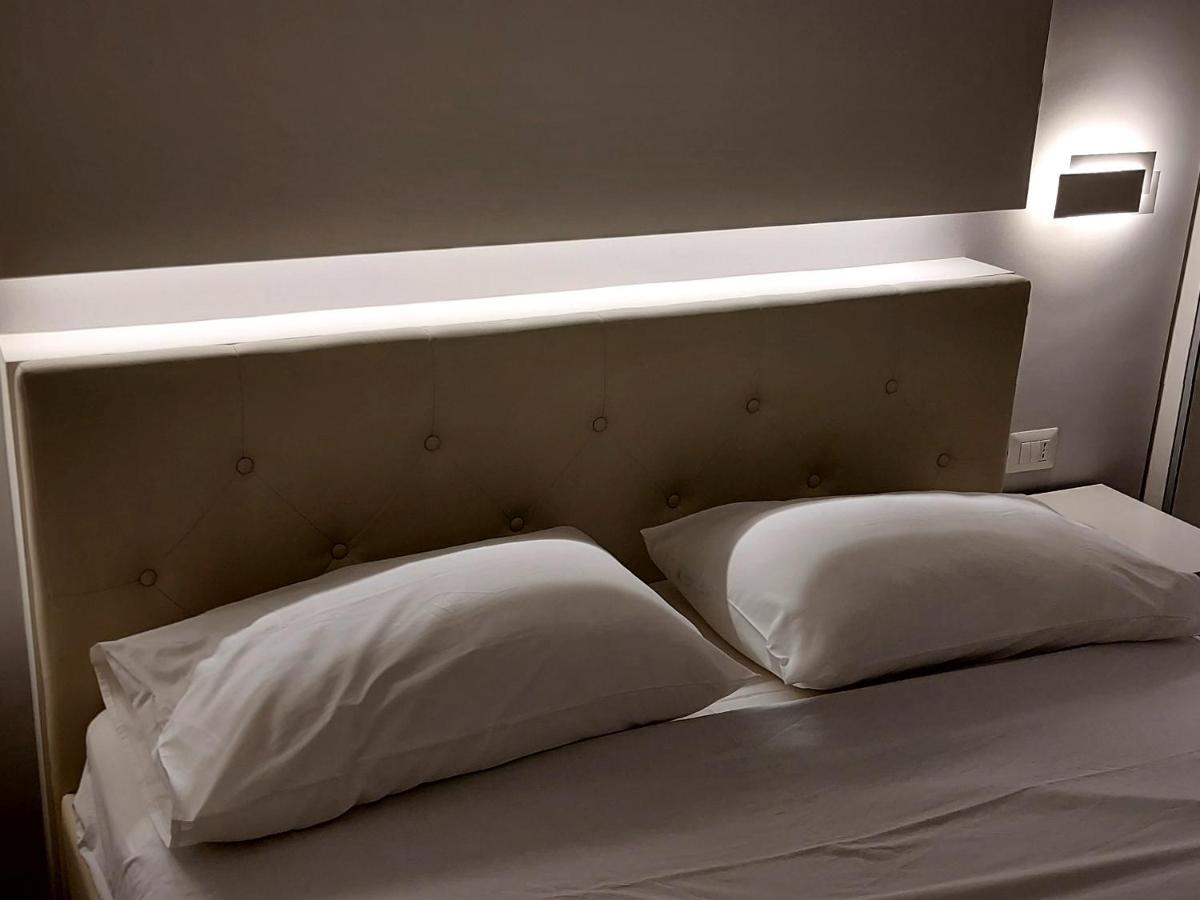 Bed and Breakfast Duomo View Neapel Exterior foto